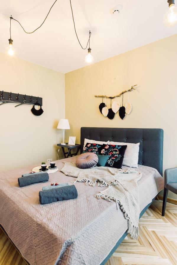Apartment Elvis Apartment/11 Beds/6 Bedrooms/riga Old Town *