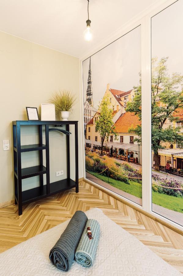 Elvis Apartment/11 Beds/6 Bedrooms/riga Old Town Apartment