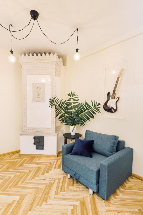 Elvis Apartment/11 Beds/6 Bedrooms/riga Old Town Apartment Riga