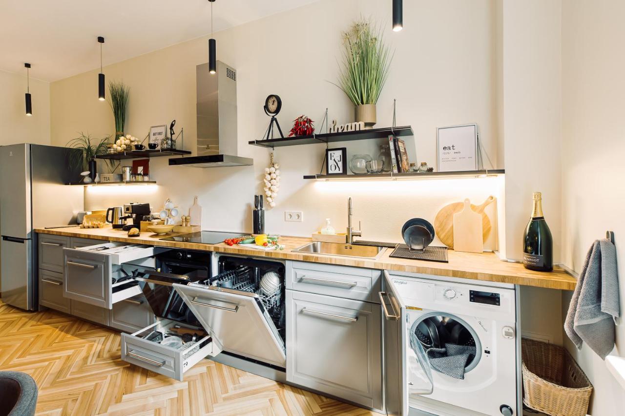 Elvis Apartment/11 Beds/6 Bedrooms/riga Old Town Apartment Riga