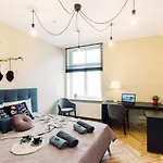 Elvis Apartment/11 Beds/6 Bedrooms/Riga Old Town