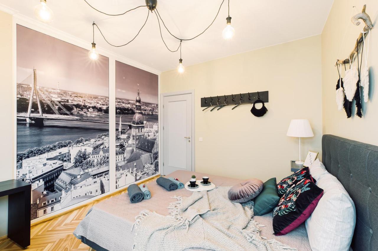 Elvis Apartment/11 Beds/6 Bedrooms/riga Old Town Apartamento