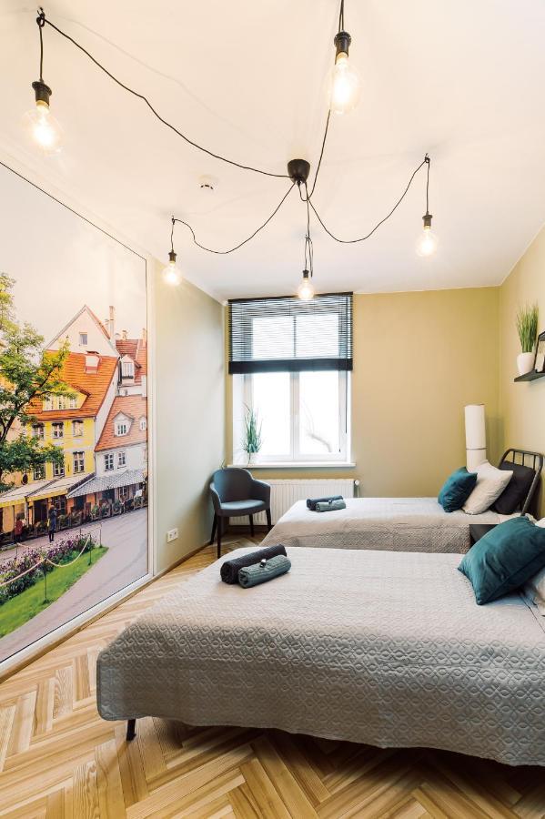 Elvis Apartment/11 Beds/6 Bedrooms/riga Old Town Apartamento