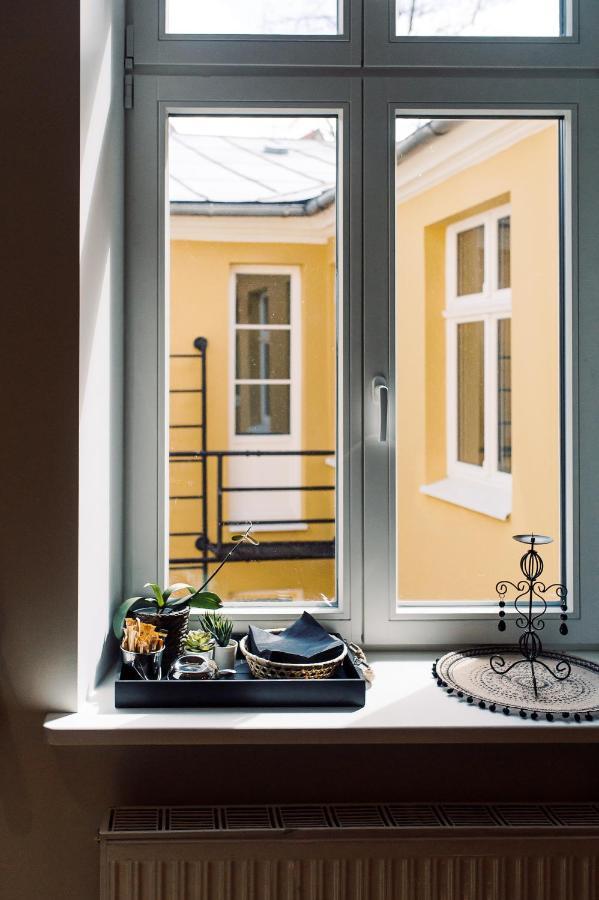 Elvis Apartment/11 Beds/6 Bedrooms/riga Old Town Apartamento Riga