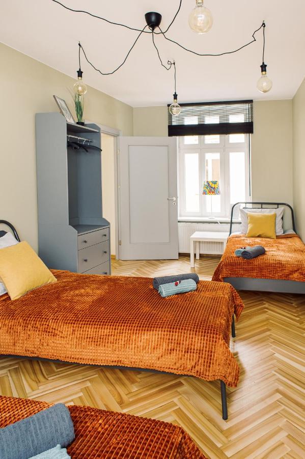 Elvis Apartment/11 Beds/6 Bedrooms/riga Old Town Apartamento